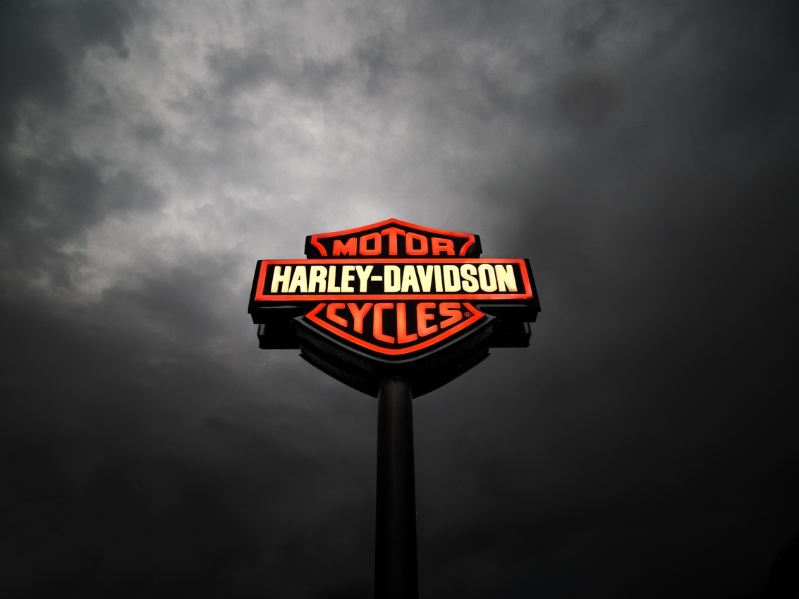 https://olivierlovey.ch/files/gimgs/th-19_59_enseigne-harleydavidson.jpg