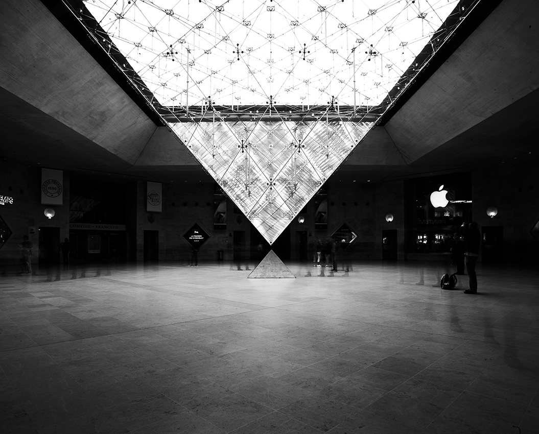 https://olivierlovey.ch/files/gimgs/th-26_52_pyramidelouvre.jpg